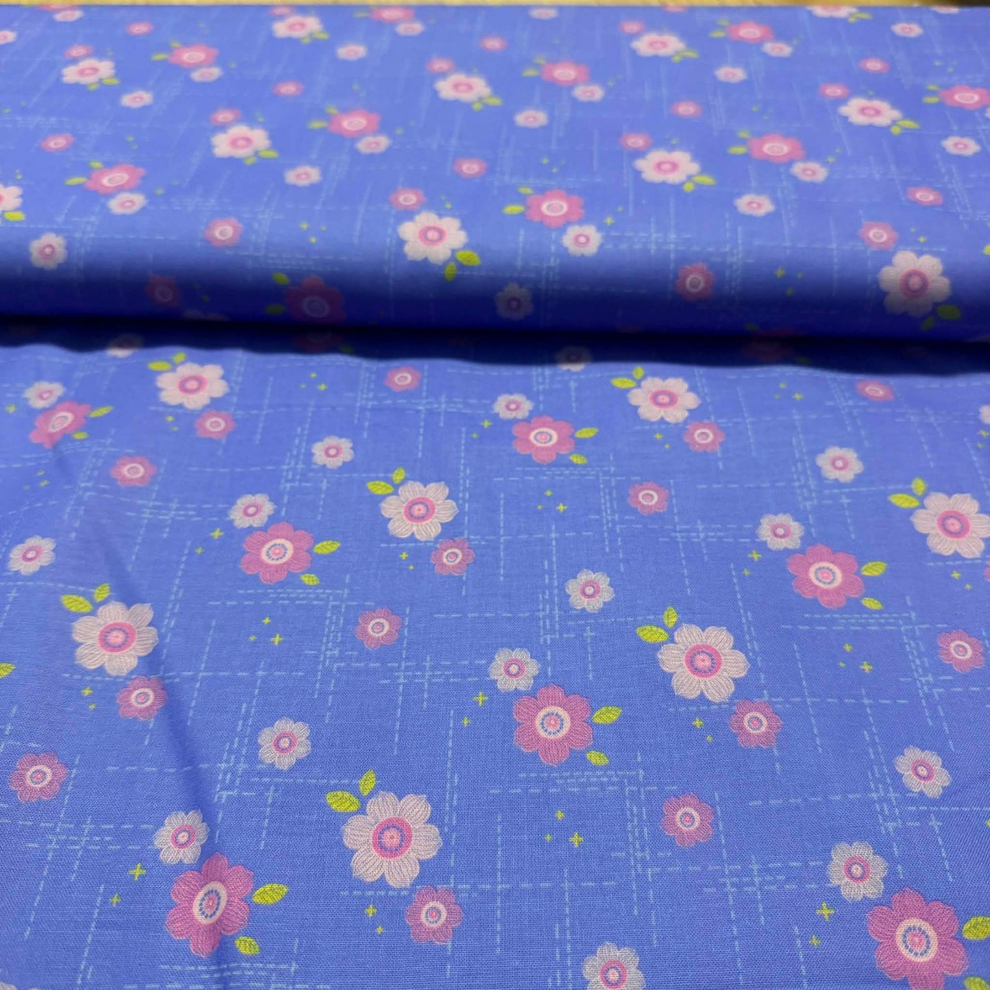 Periwinkle Daisy Bloom – 100% Cotton Fabric | 45” Wide